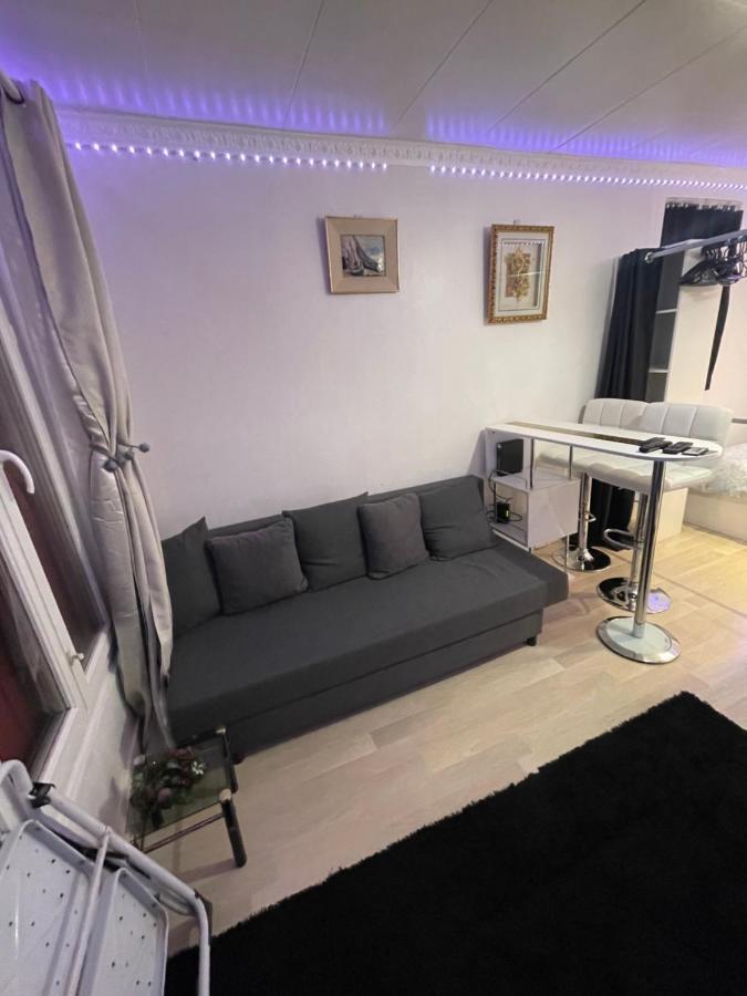 Jolie Petite Maison Avec Un Grand Jardin Montmagny المظهر الخارجي الصورة